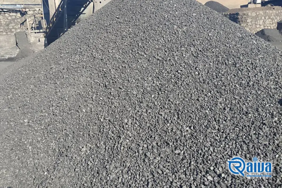 Metallurgical hard coke, sized for foundry and blast furnace &mdash; loading for shipment