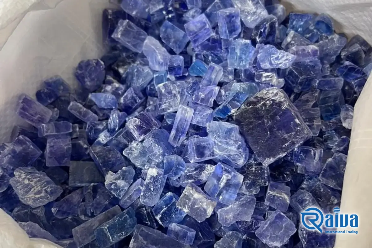 Rock salt and blue halite from Iranian salt domes &mdash; material handling